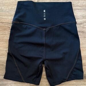 Wilo High-Waisted biker Shorts